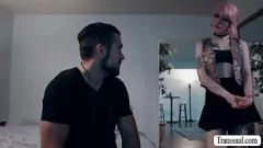 Redare Sora vitregă TS Busty Devine Barebacked de fratele ei vitreg într-o sesiune plină de vapori