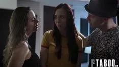 Reproduzir Garotas magras são muito atraídas por ele, especialmente se ele conseguir penetrá-las analmente o máximo possível