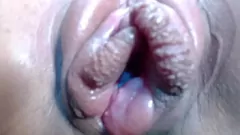 Jouer Brunette Goddess se déchaîne: Intense Deepthroat et Big Dildo Action