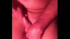 Afspelen Hete amateur die dildo gebruikt om zichzelf ruwweg te neuken